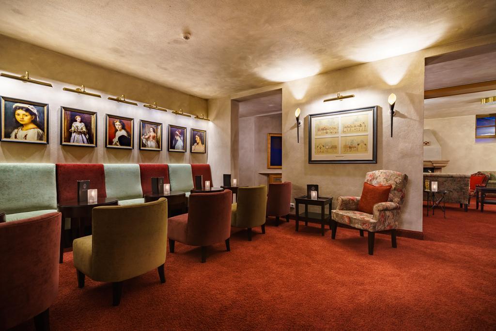 Schlosshotel Weyberhoefe Hösbach Buitenkant foto