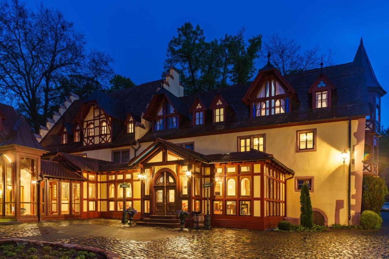 Schlosshotel Weyberhoefe Hösbach Buitenkant foto