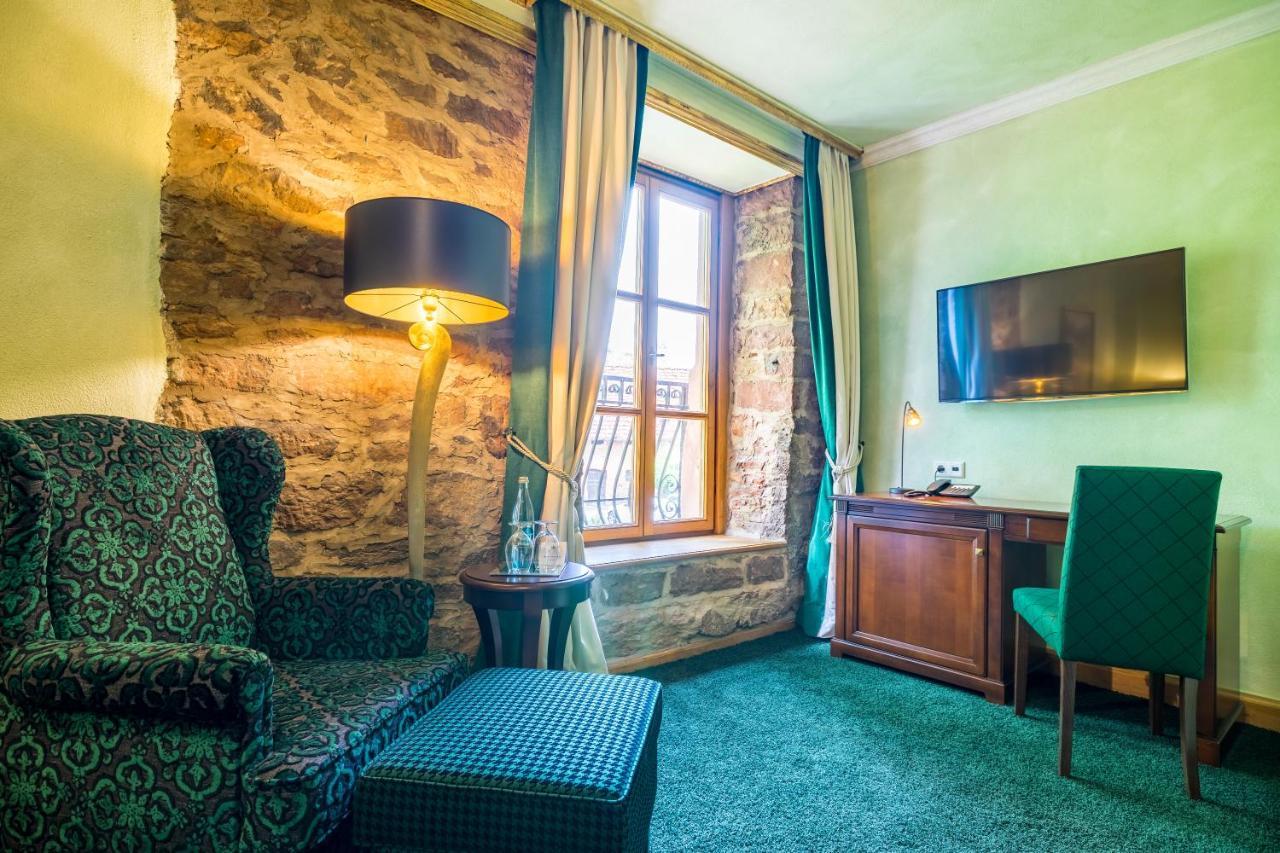 Schlosshotel Weyberhoefe Hösbach Buitenkant foto