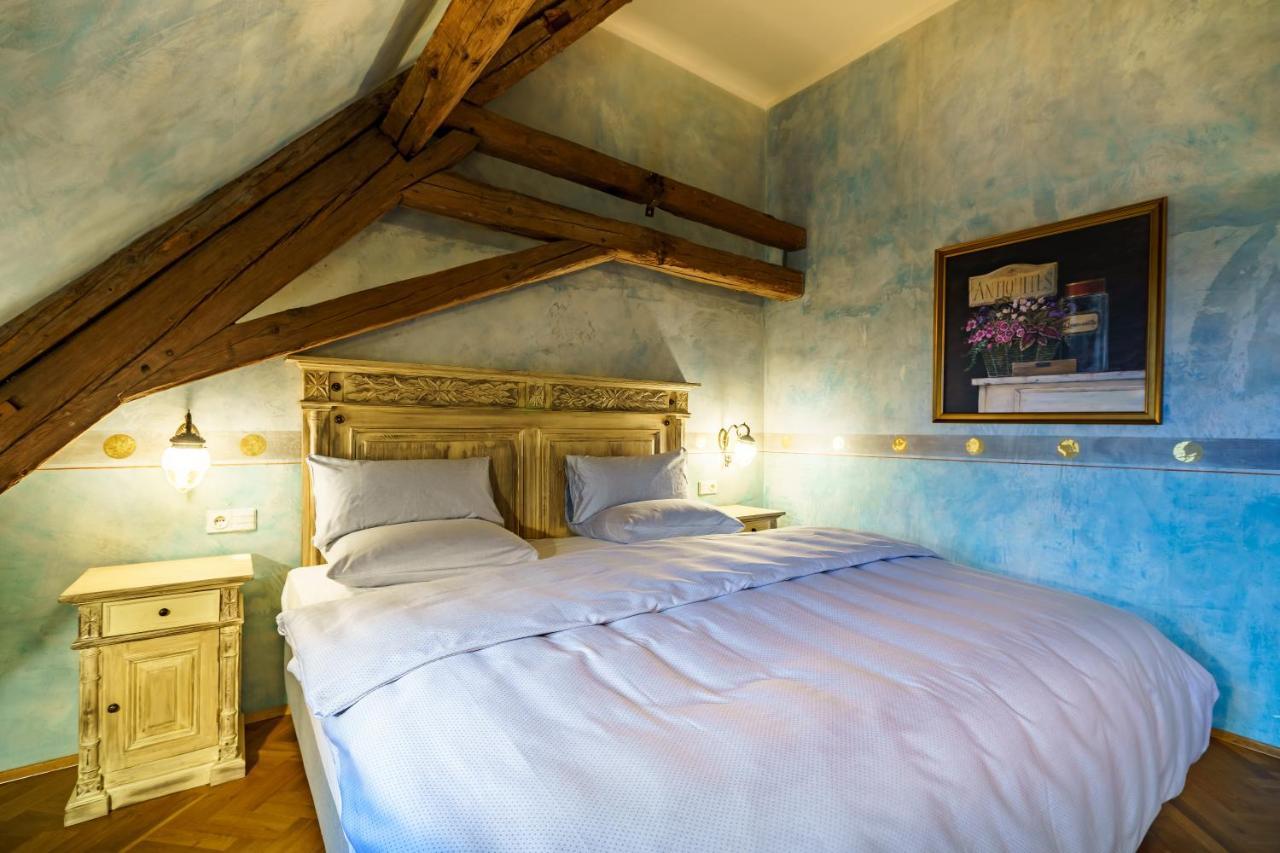 Schlosshotel Weyberhoefe Hösbach Buitenkant foto